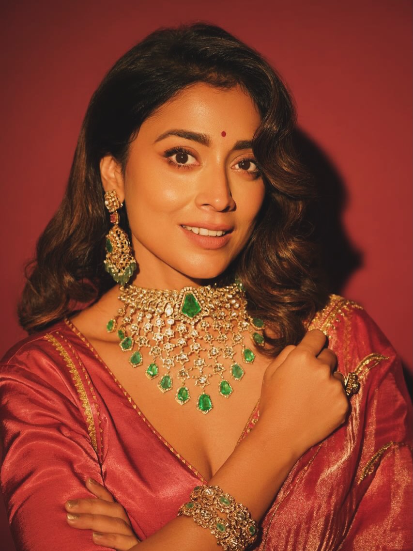 Shriya Saran: The Everlasting Queen of South Cinema Recent Photos