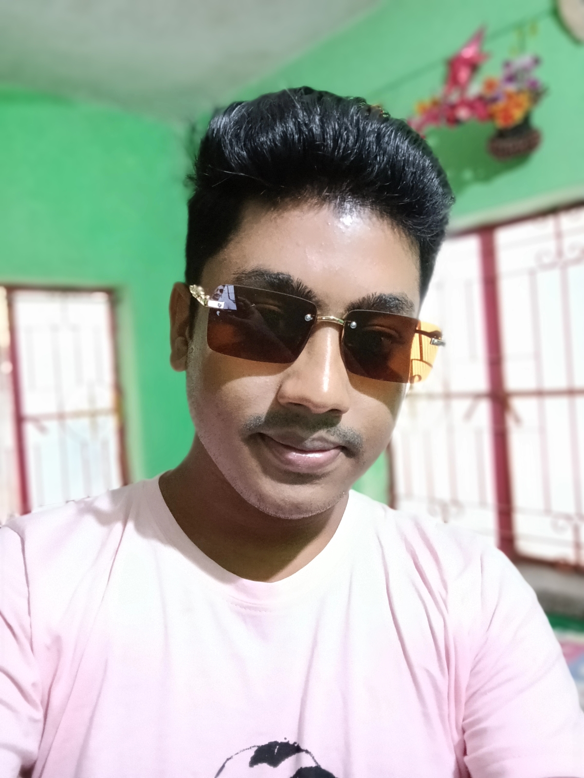 Susovan Sonu Roy sharp hairstyle stylish look