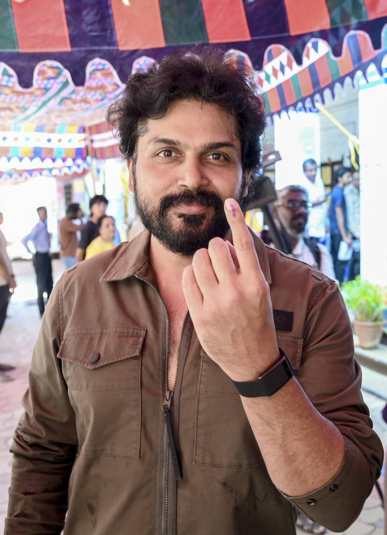 Actor Karthi Casts His Vote in Chennai