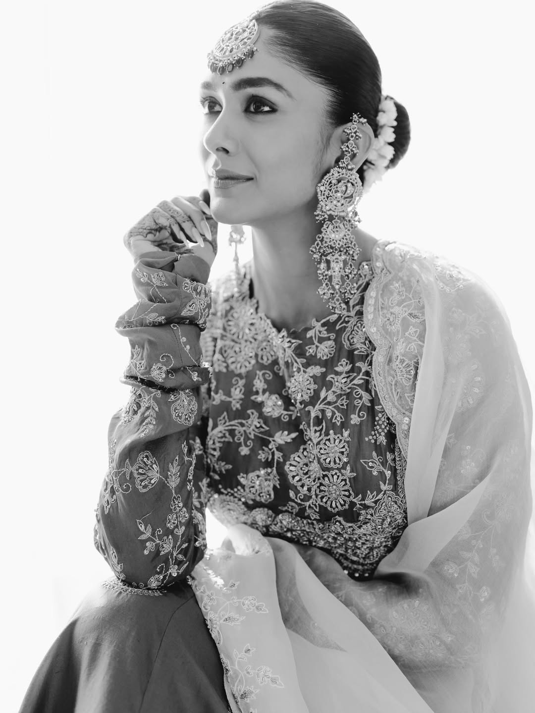 Actress Mrunal Thakur Shares Her Recent Beautiful Photo Looks Like Princes