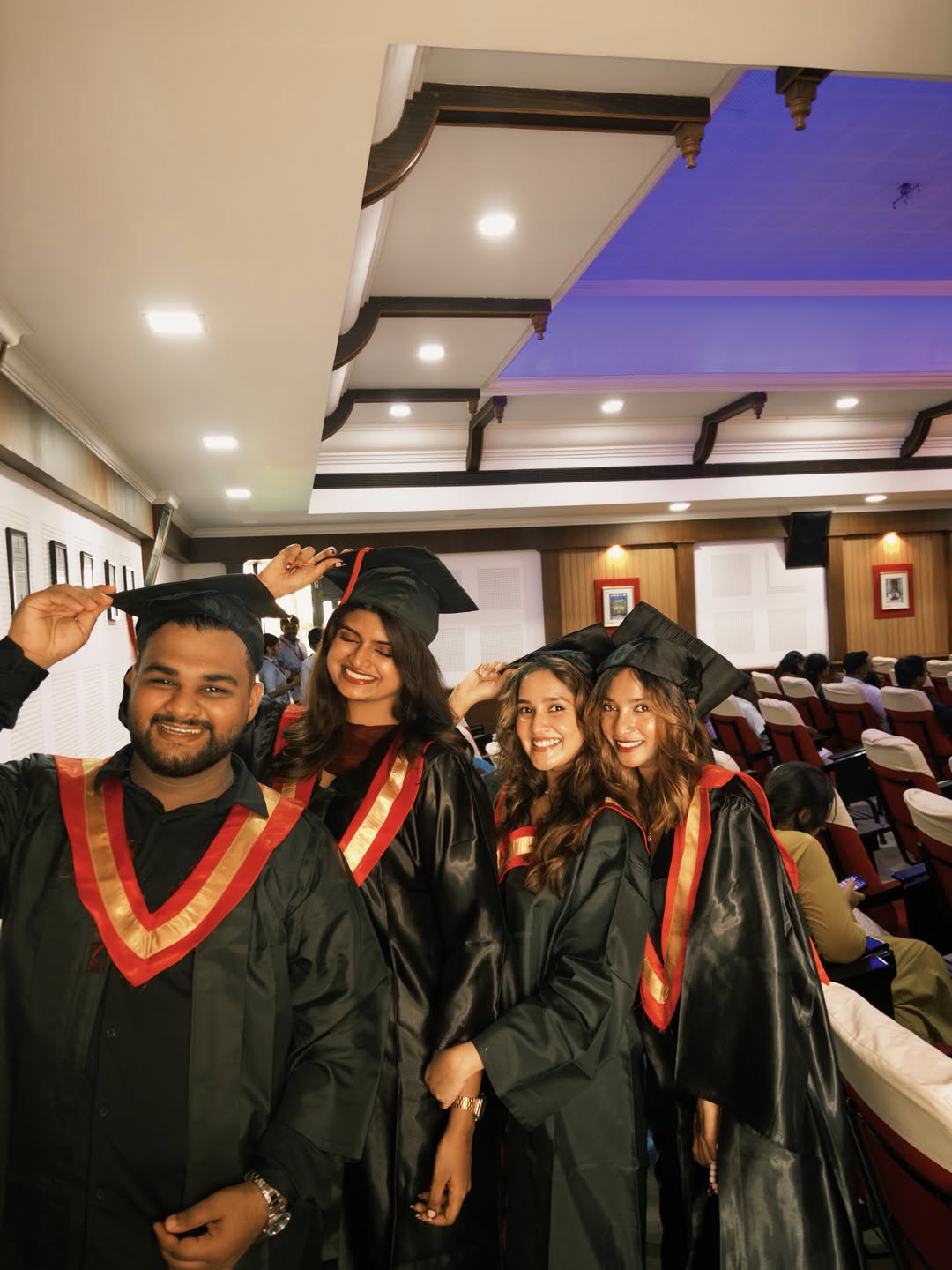 Anikha Surendran Convocation Photos