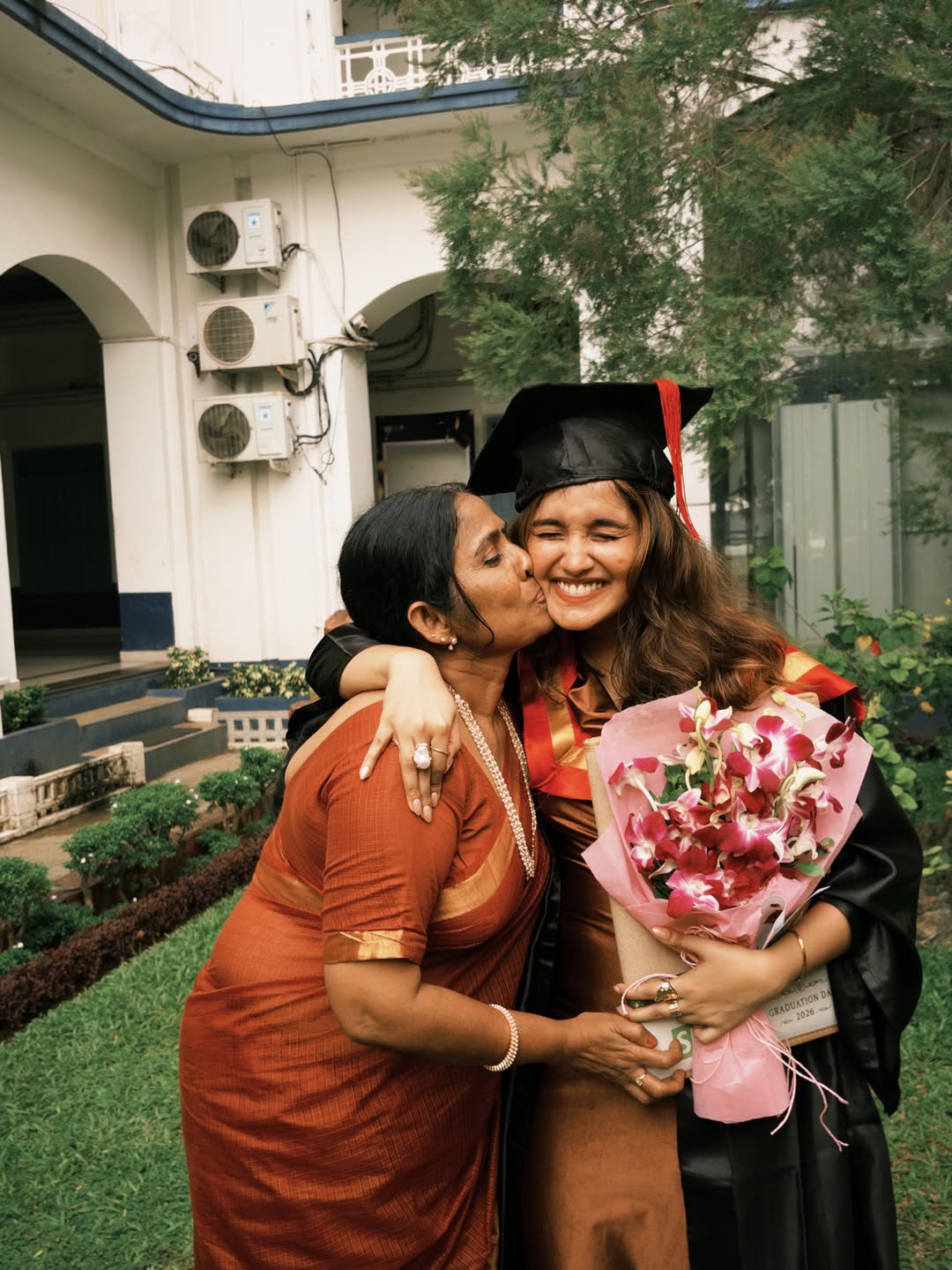 Anikha Surendran Convocation Photos
