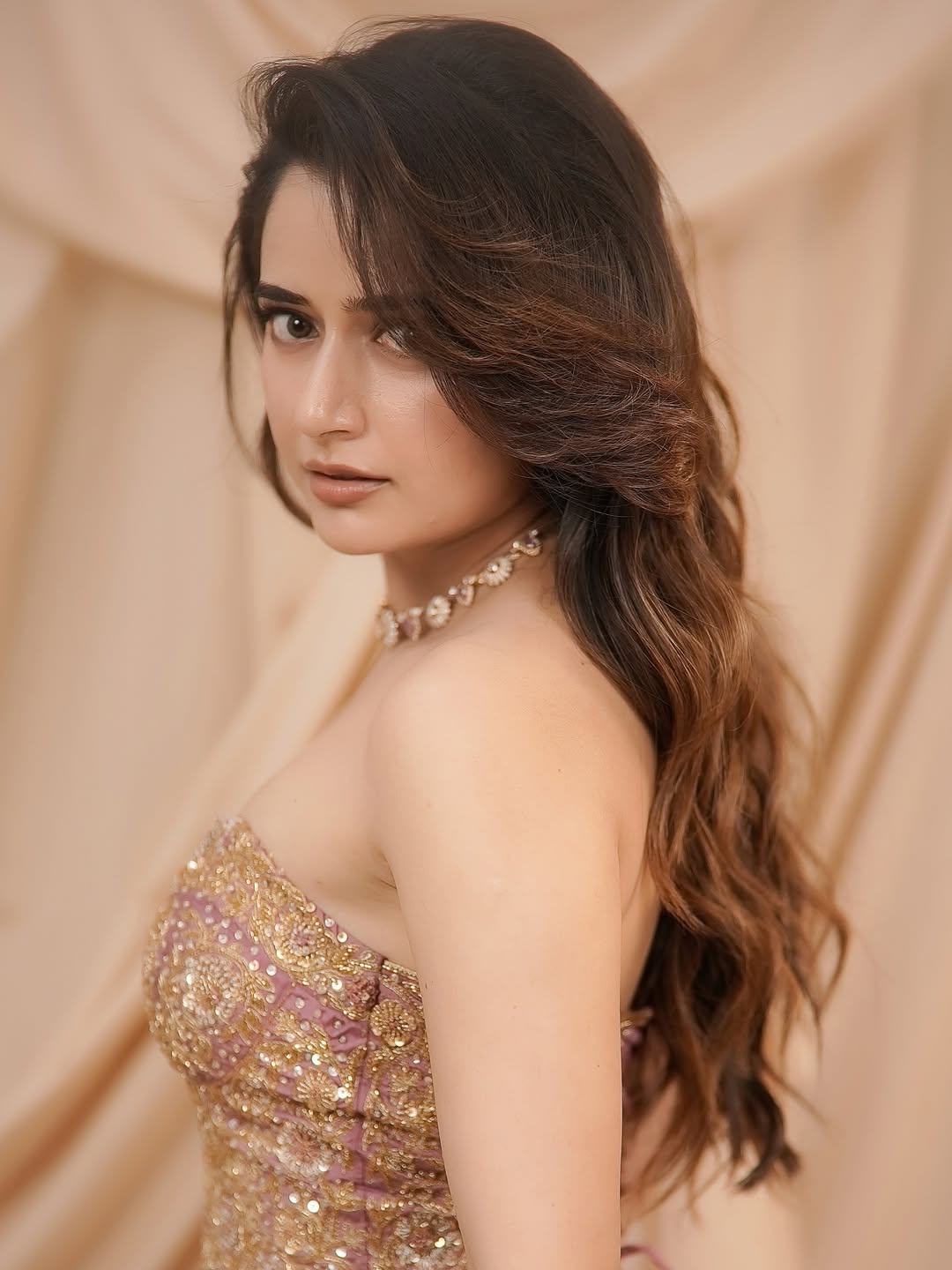 A Glamorous Traditional Look That Commands Attention