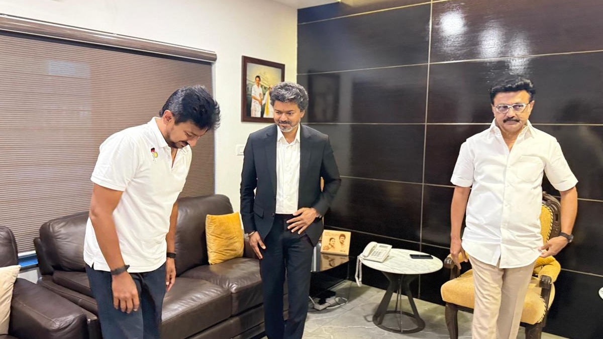 CM Vijay meets MK Stalin