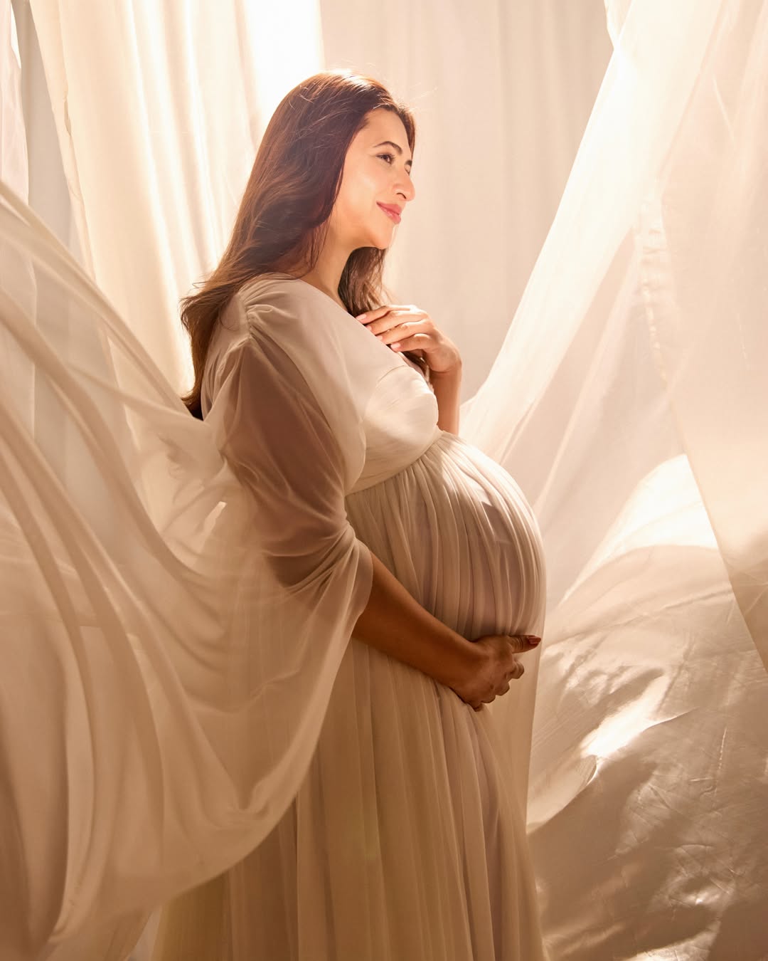 Divyanka’s Elegant Maternity Style