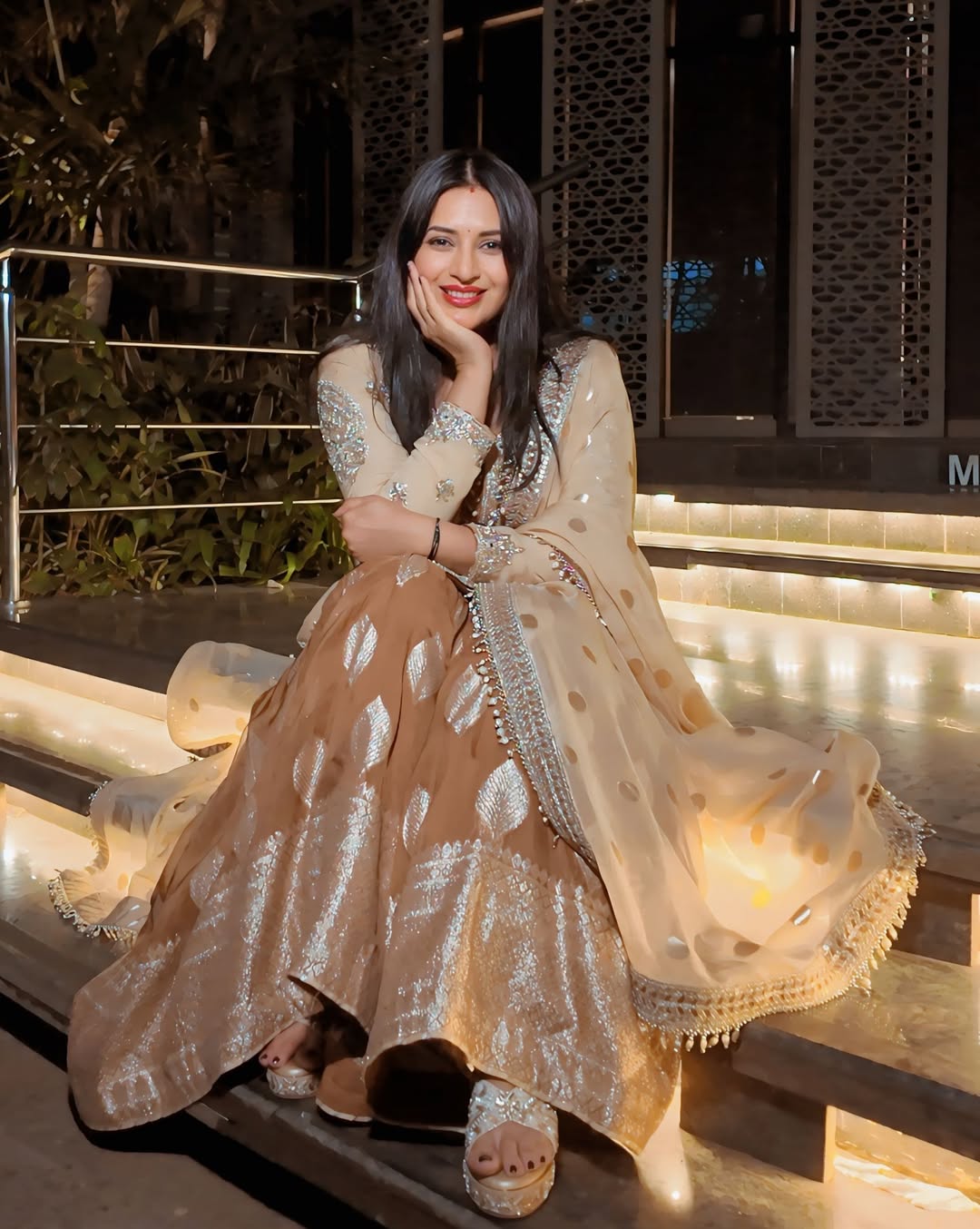 Earth-Toned Traditional Elegance