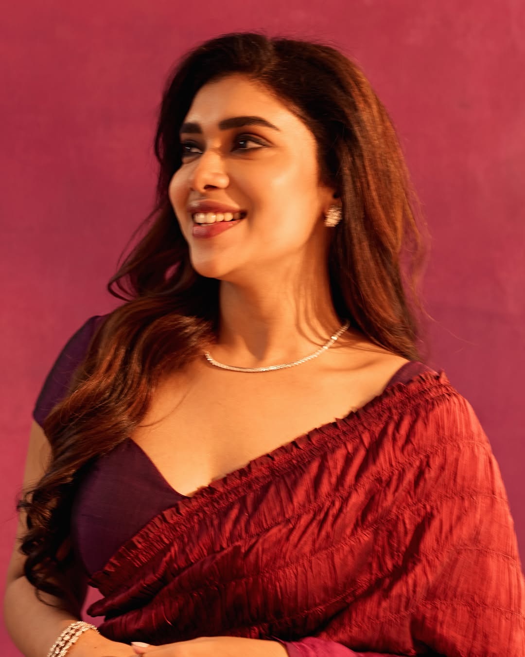 “Dushara Vijayan’s Latest Photos Go Viral On Social Media”