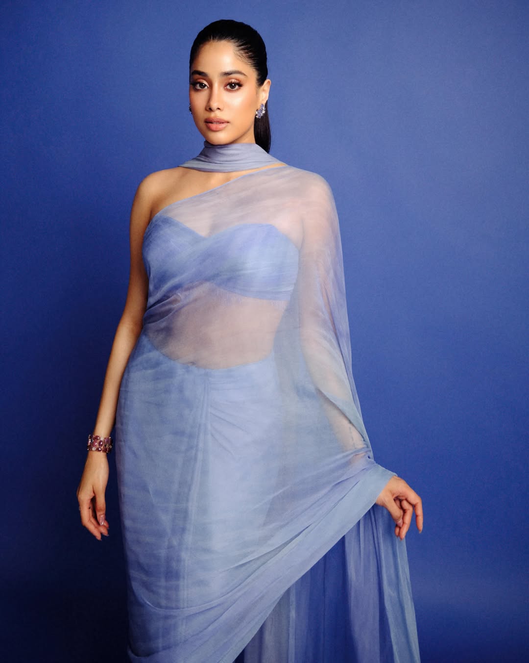 Janhvi Kapoor celebrity fashion appearance