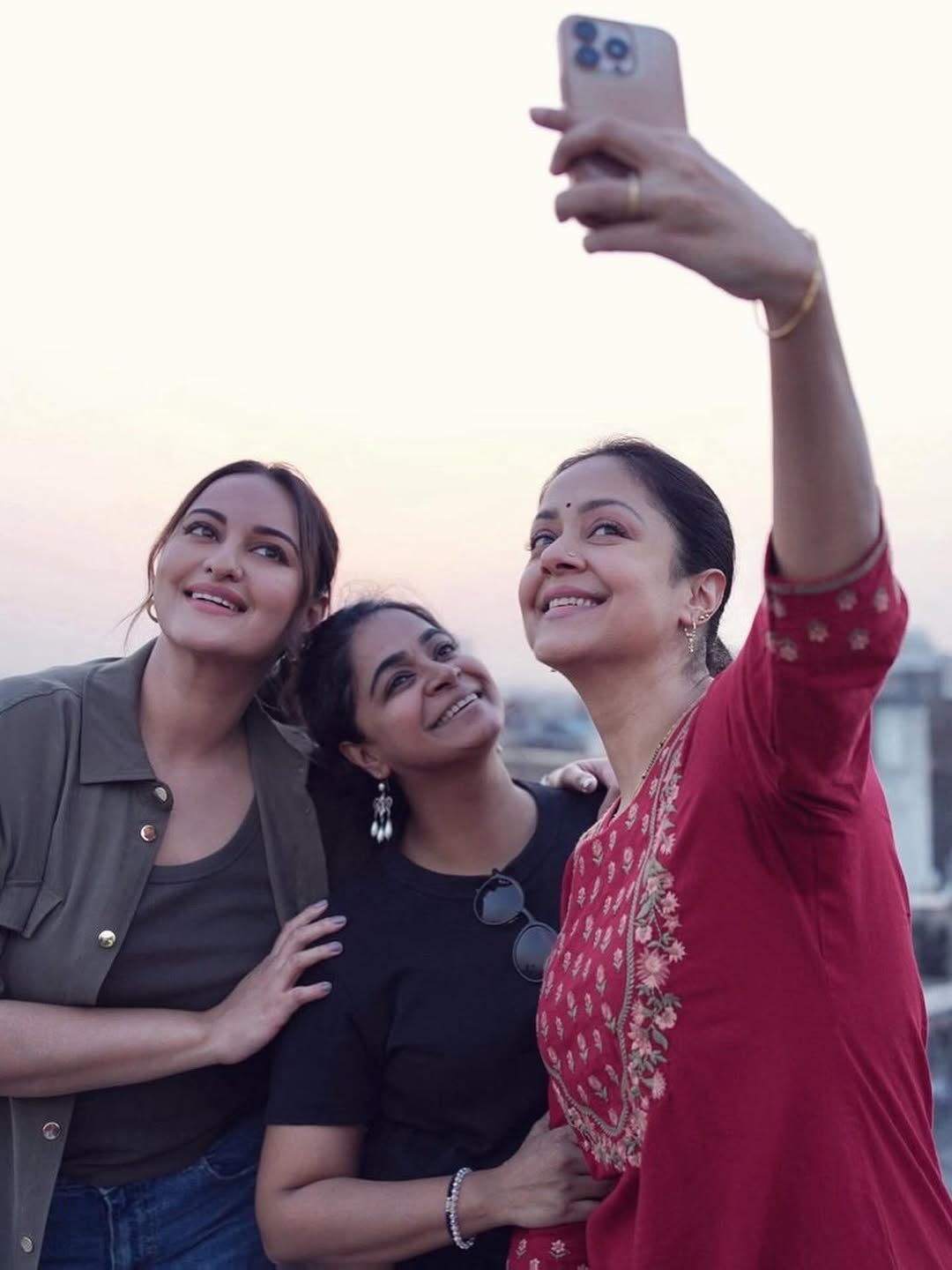 Jyothika’s Unseen Photos From System Shooting Spot Go Viral on Social Media