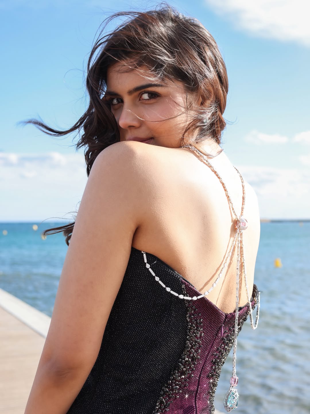 Kalyani Priyadarshan reverse necklace style
