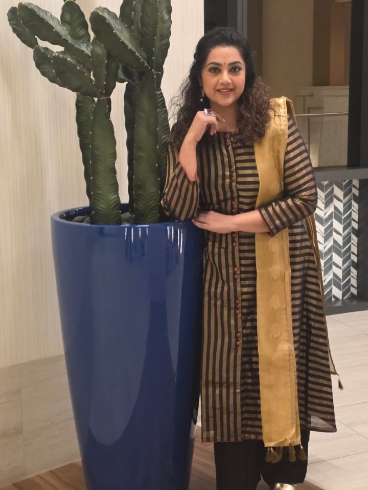 Meena’s Latest Instagram Photos Go Viral on Social Media