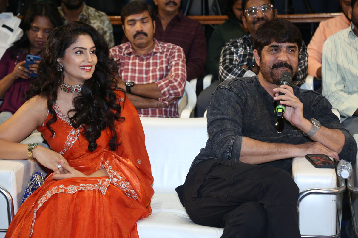 Karuna and Srikanth at teaser launch
