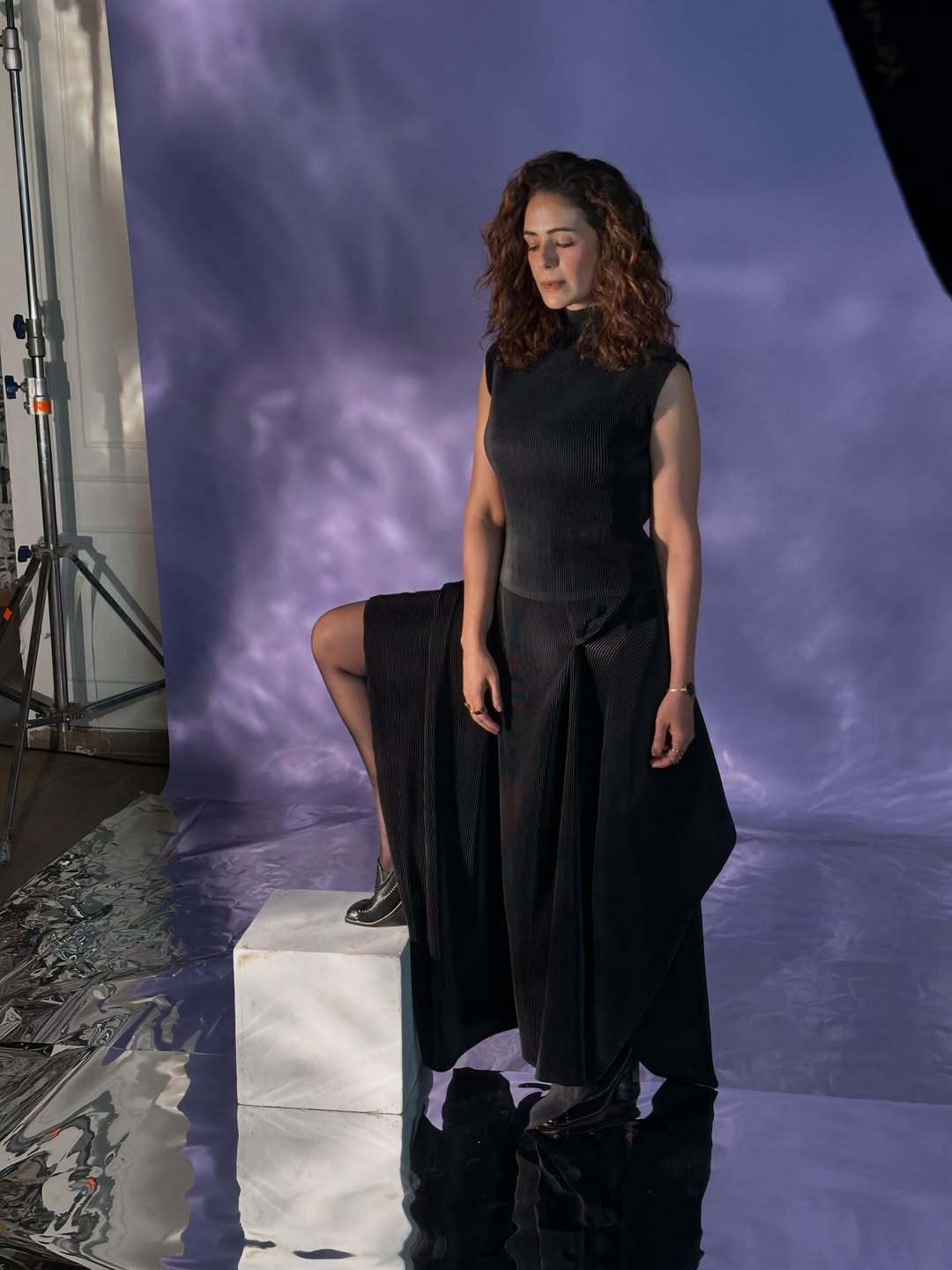 Mona Singh black outfit sophisticated sleek confident vibe