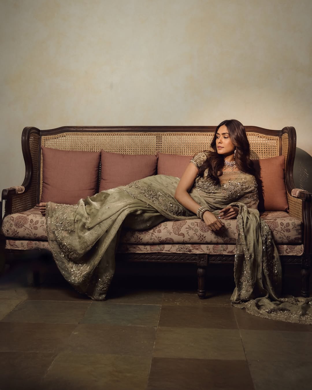 Mrunal Thakur’s Dreamy Saree
