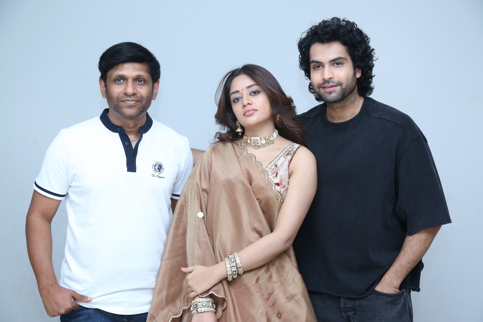 Director Vijay Adireddy with Ramani Kalyanam lead actors