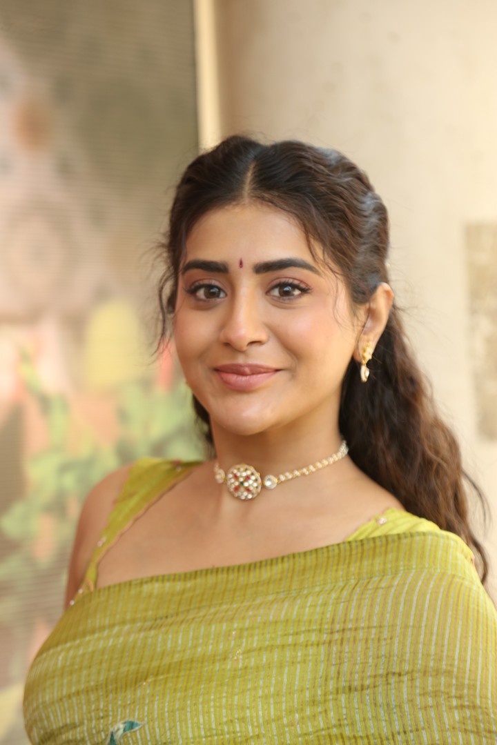 Rashi Singh in yellow traditional attire