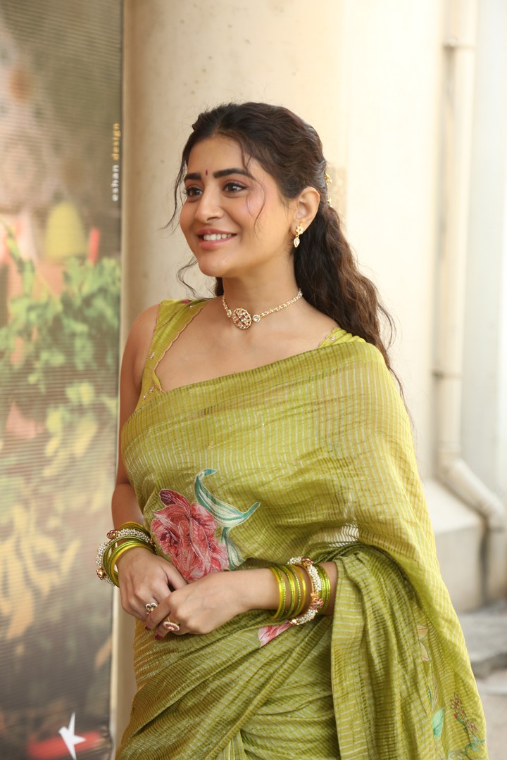 Rashi Singh stylish ethnic fashion appearance
