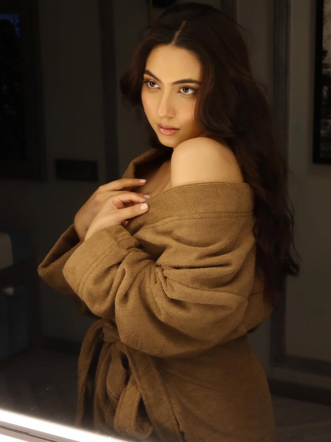 Reem Shaikh flaunting glamorous cozy fashion look