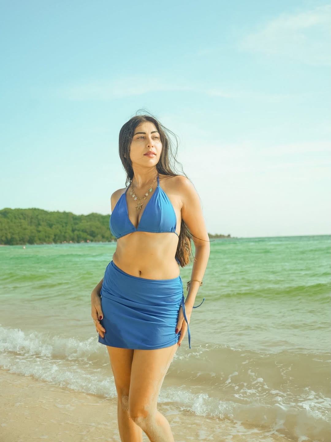 A Perfect Blend of Glamour and Relaxed Sophistication