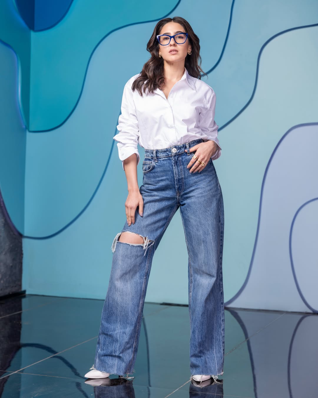 Sara Ali Khan trendy denim and white shirt style