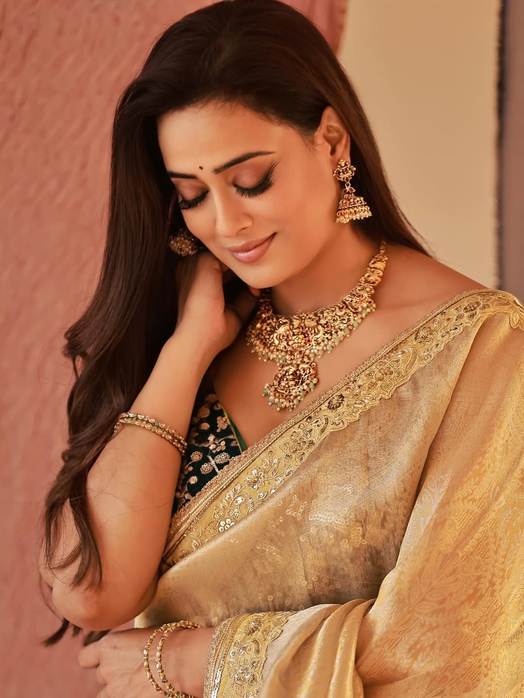 Shweta Tiwari elegant saree confident pose