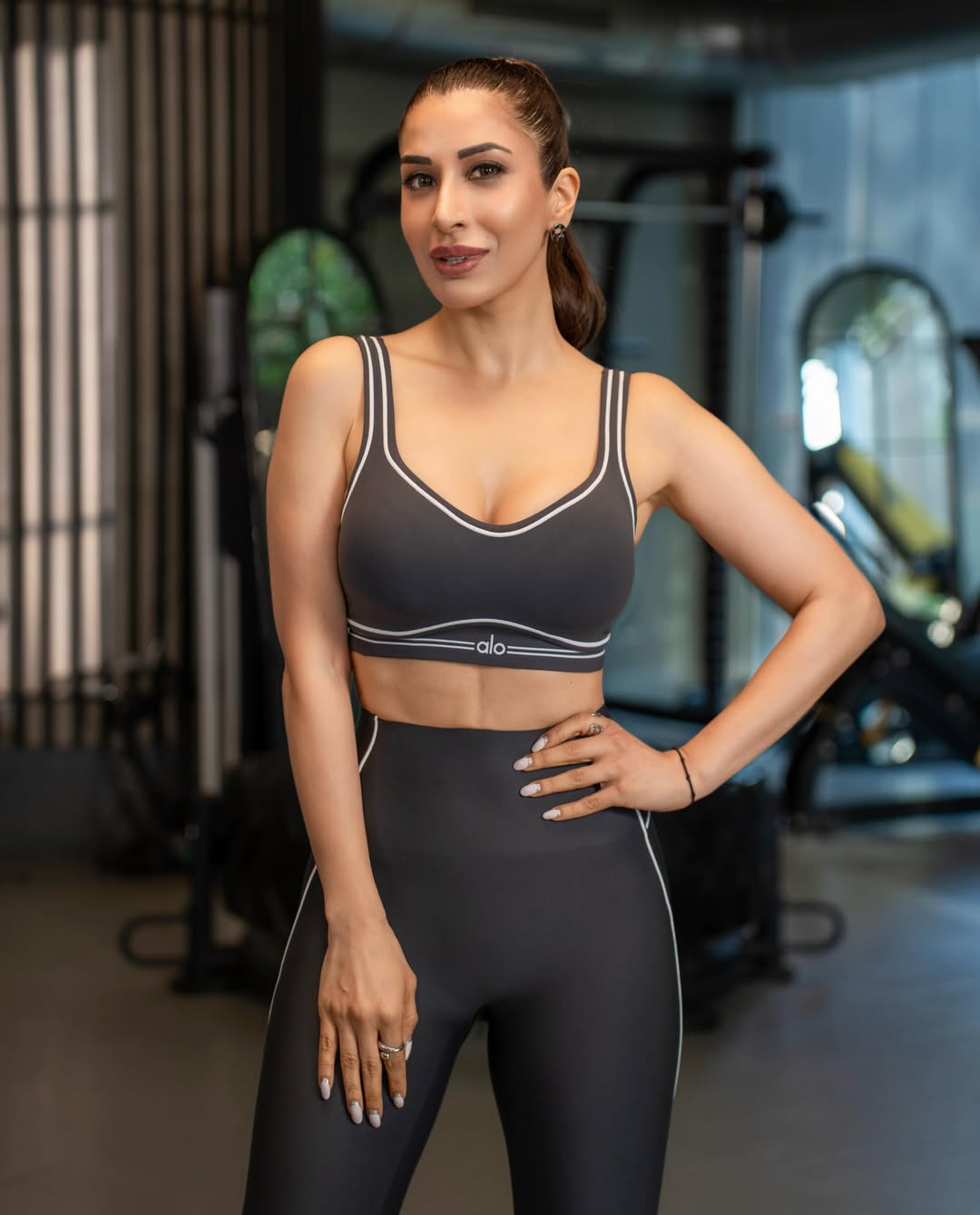 Sophie Choudry chic and elegant fashion look