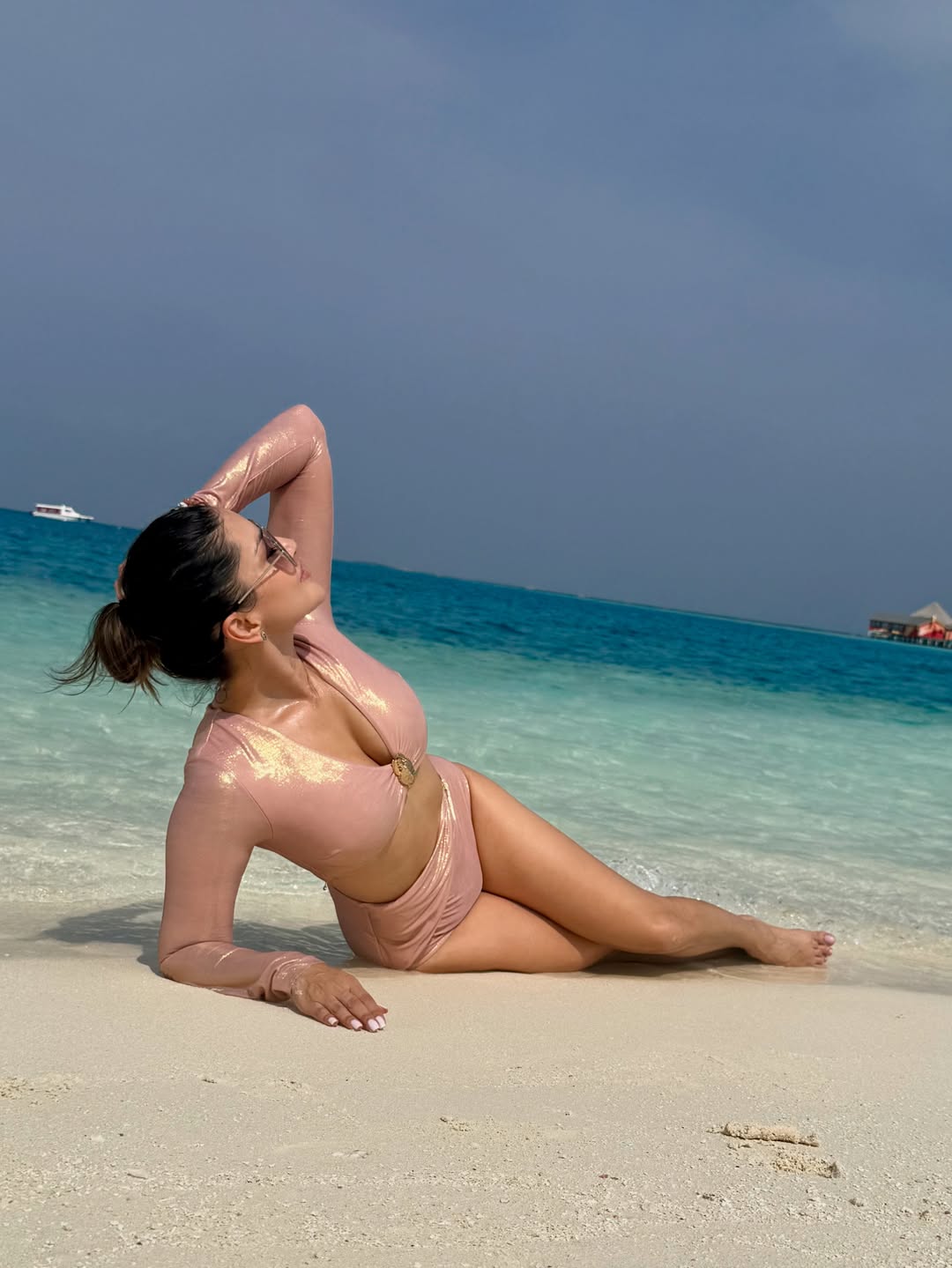 Sunny Leone Maldives photos