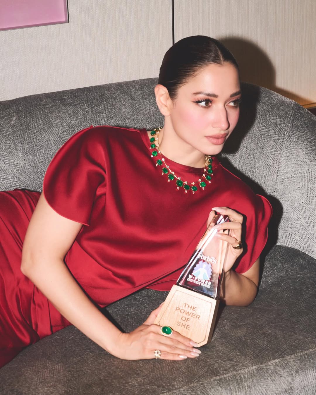 A Show-Stopping Awards Night Appearance