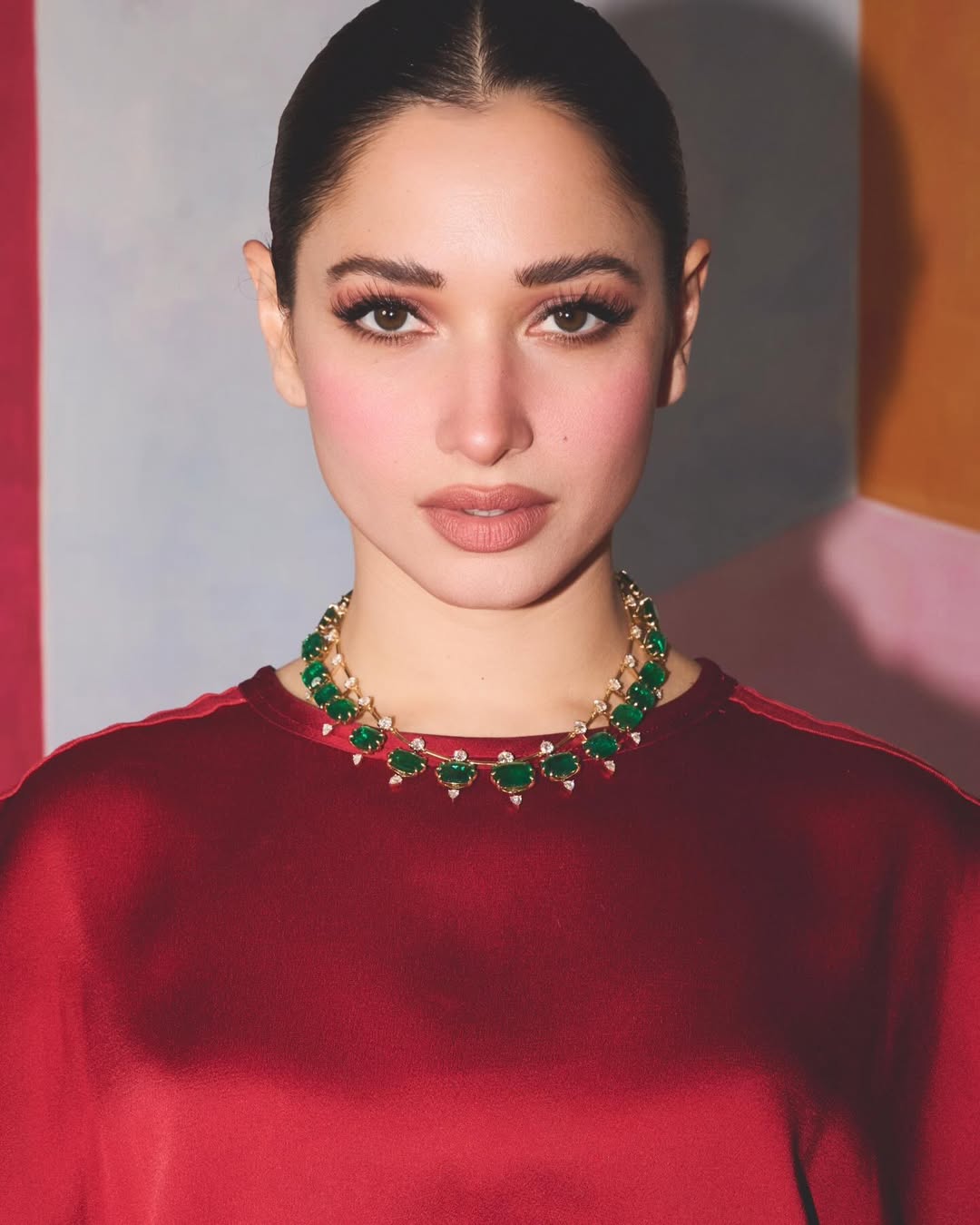 Emerald Jewellery Steals Attention