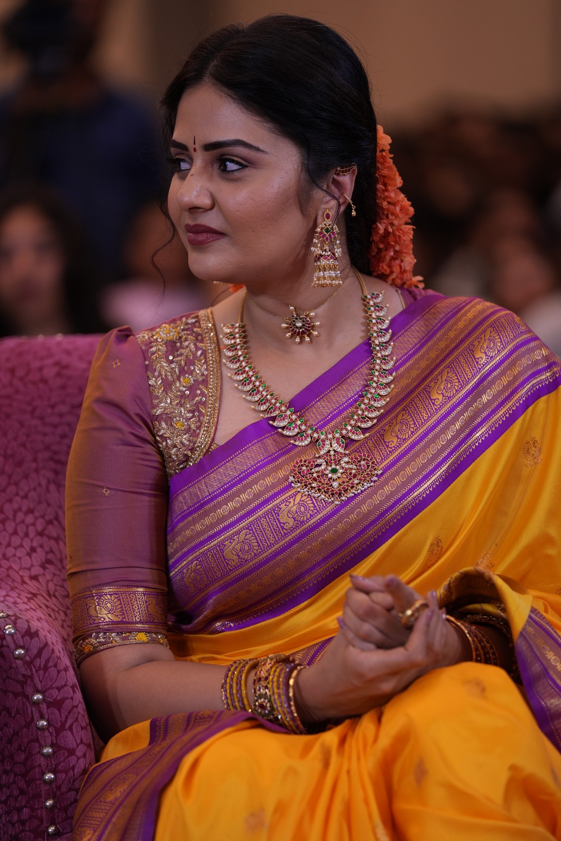 Sreemukhi graceful traditional look