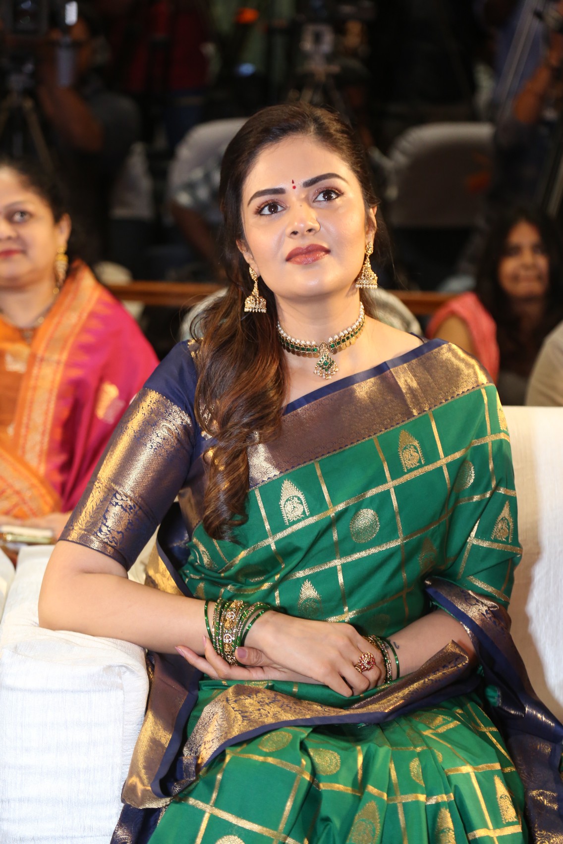 Sreemukhi traditional fashion jewellery look