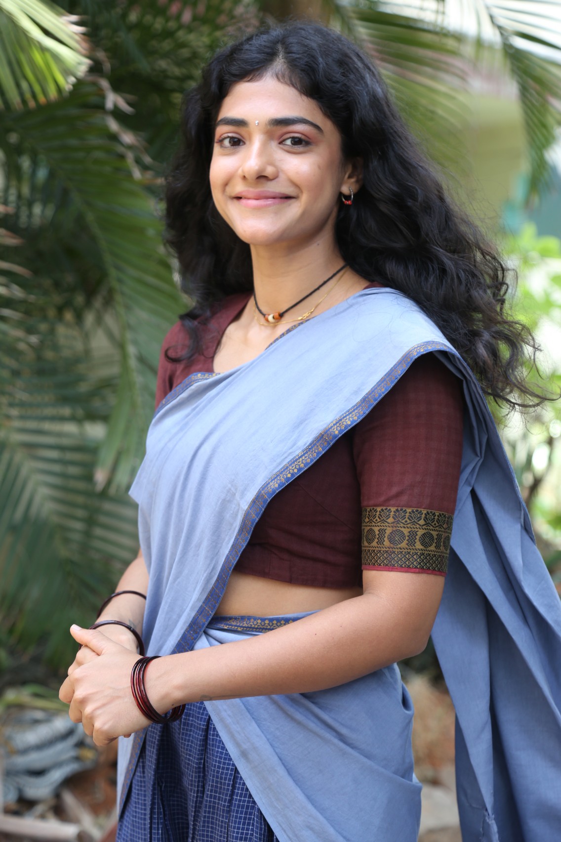 Ahilya Bamroo fashionable saree look