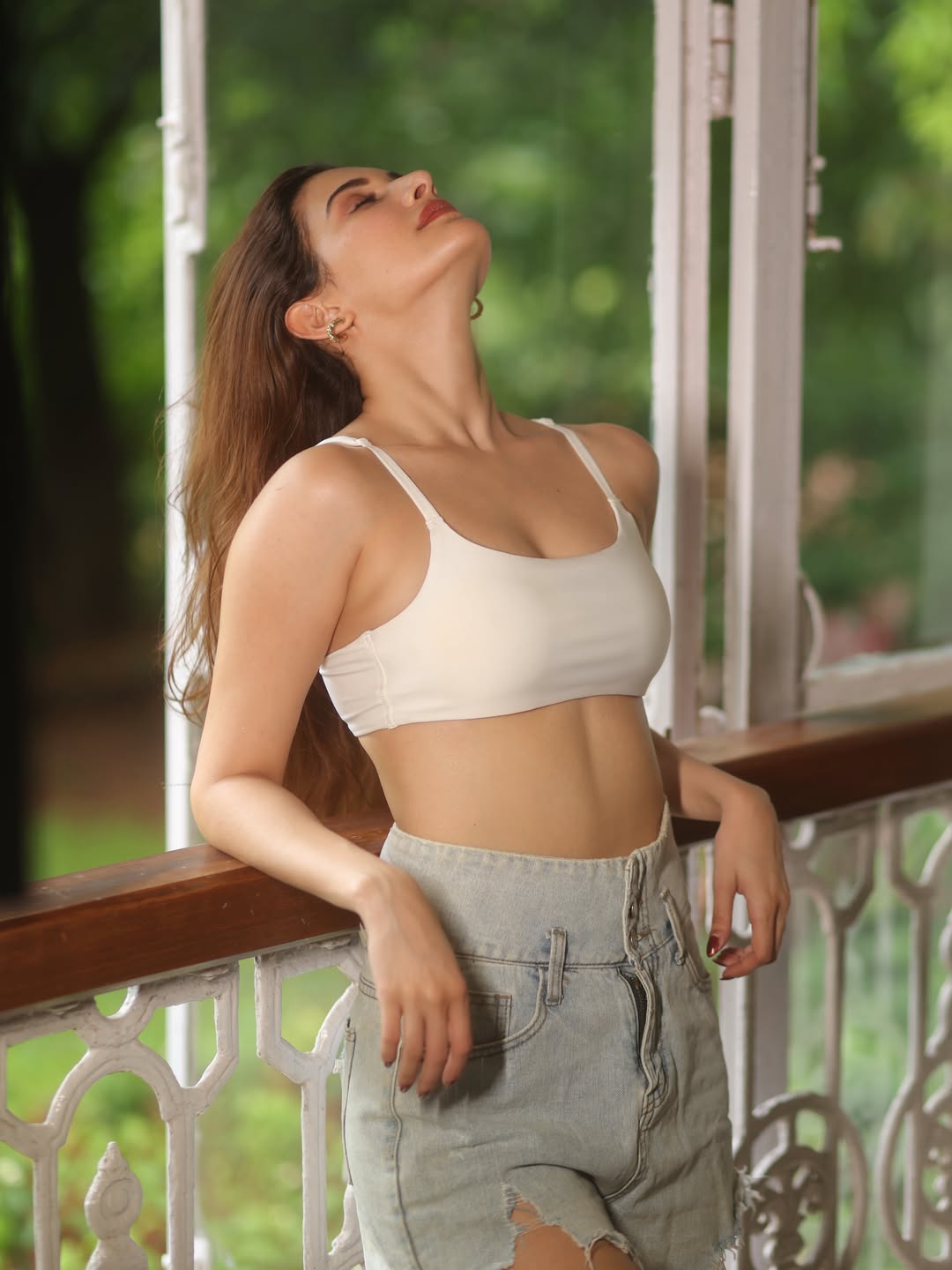 Amyra Dastur effortless chic fashion pose