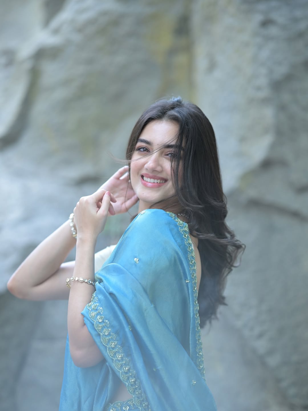 Bhagyashri Borse Looks Mesmerizing in Traditional Blue Saree