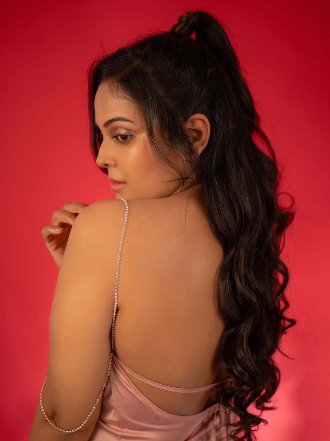 Chandini Tamilarasan chic fashion appearance