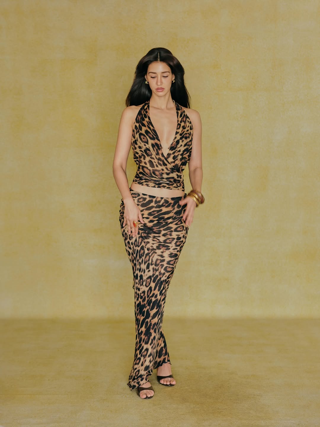 Disha Patani fashion statement image