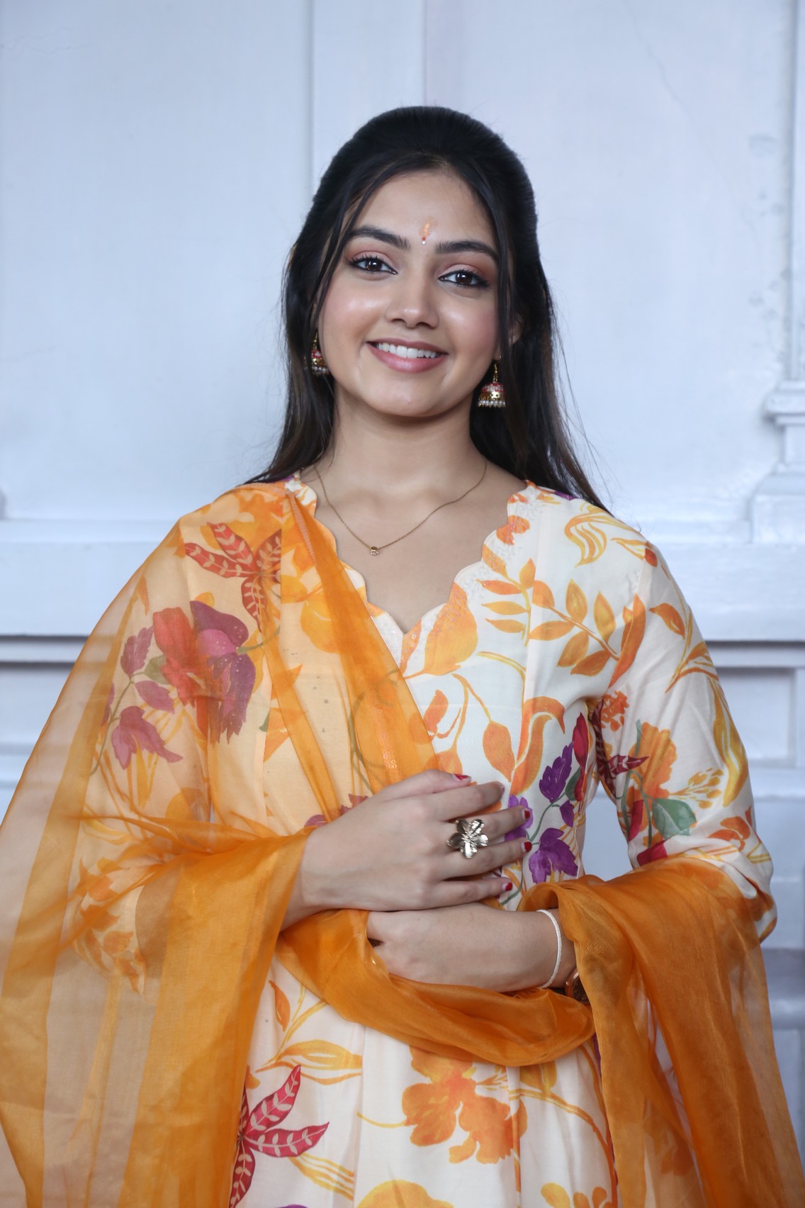 Divyani Mondal wearing floral dupatta
