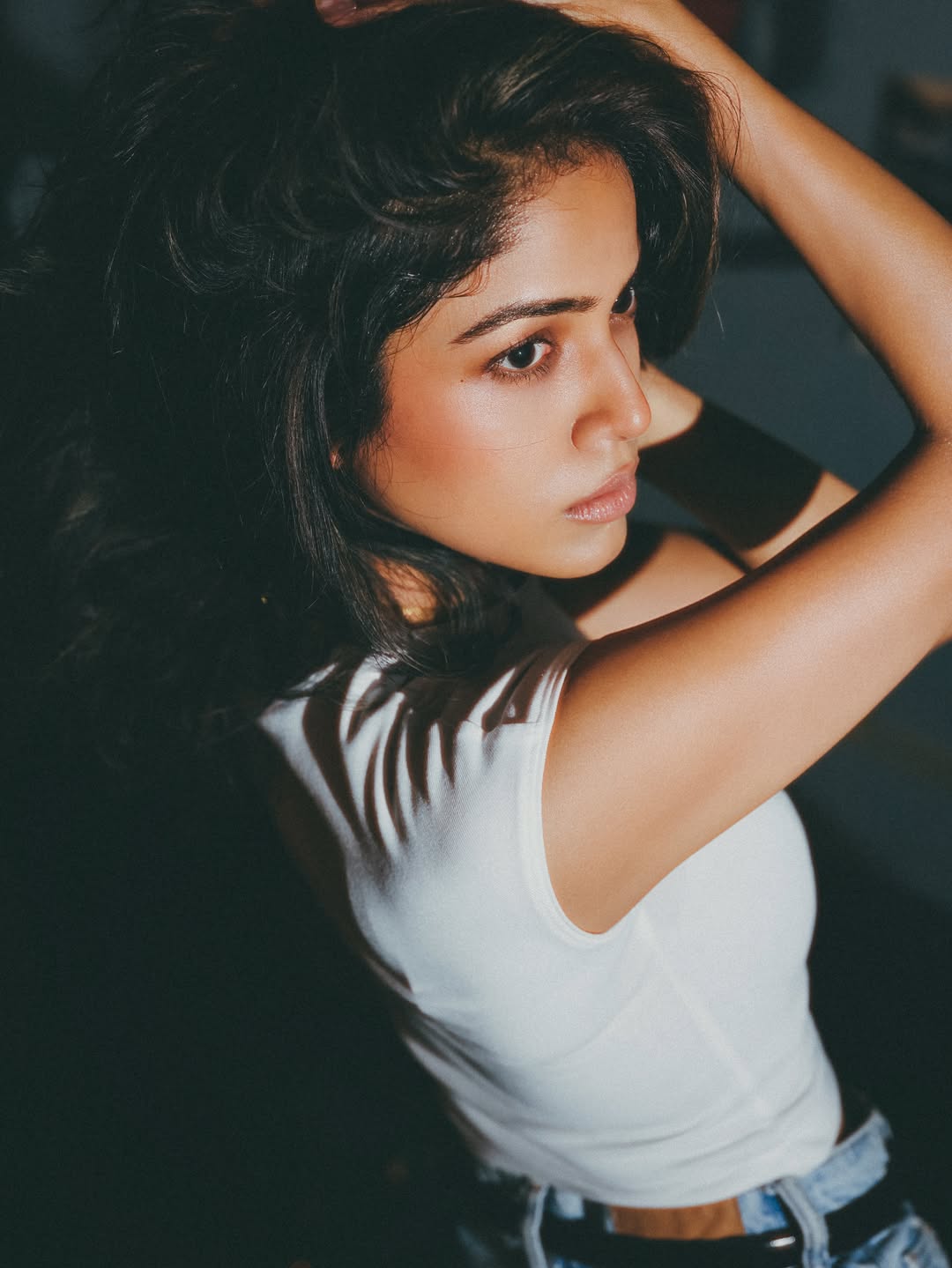 Drishika Chander modern vintage style pose
