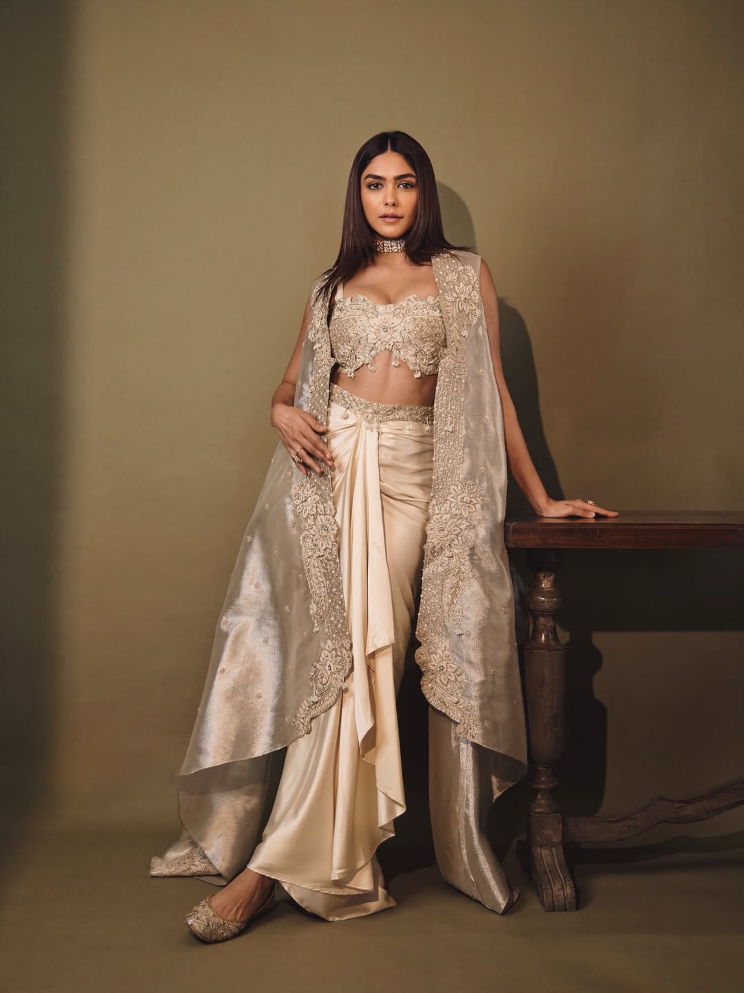 The Regal Lehenga Design Steals Attention