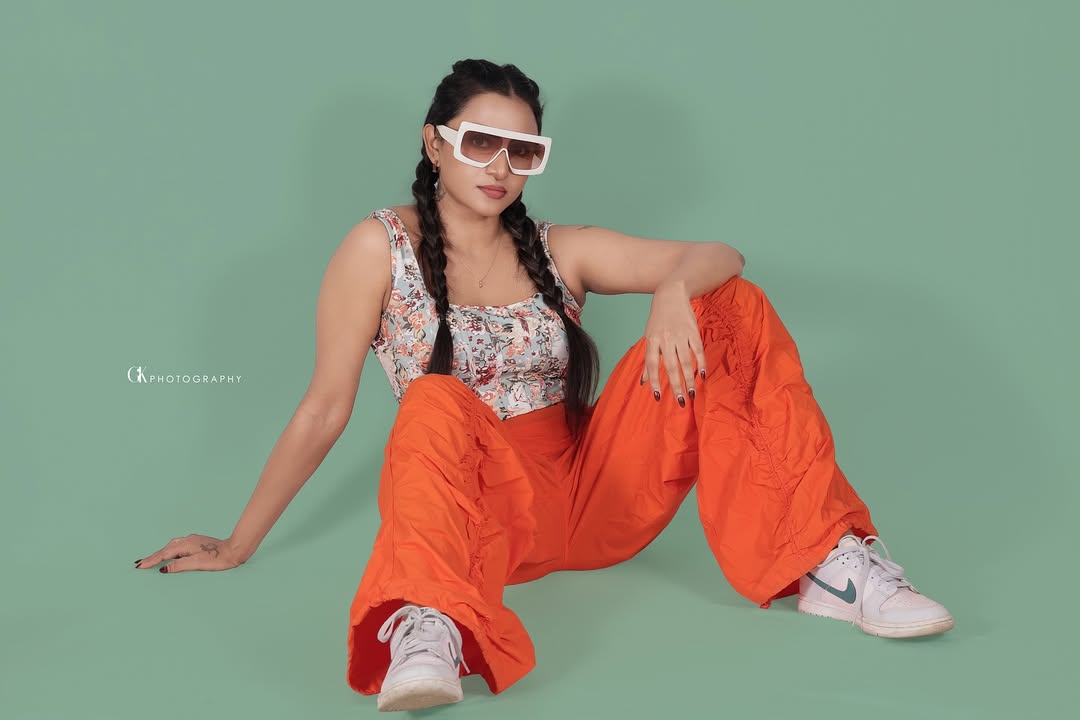 Janani Ashok Kumar photos