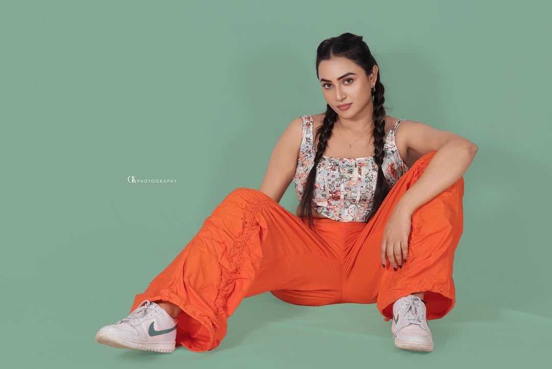 Janani Ashok Kumar photos