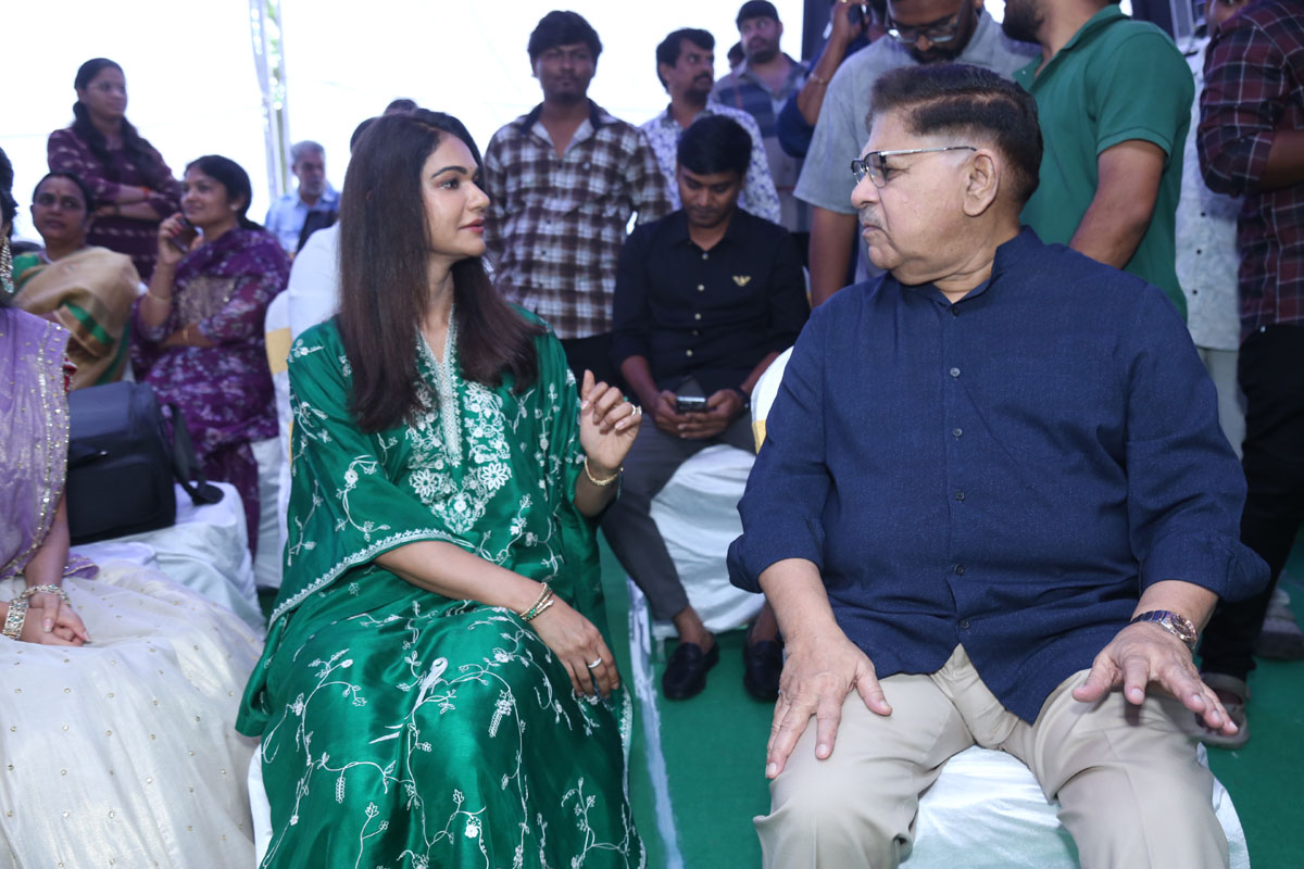 Allu Sneha Reddy with Allu Aravind