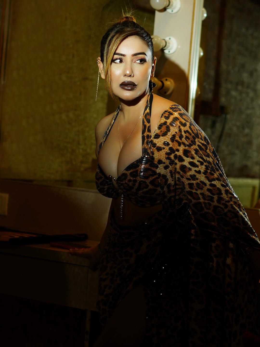 Beauty Look with a Fashion Edge