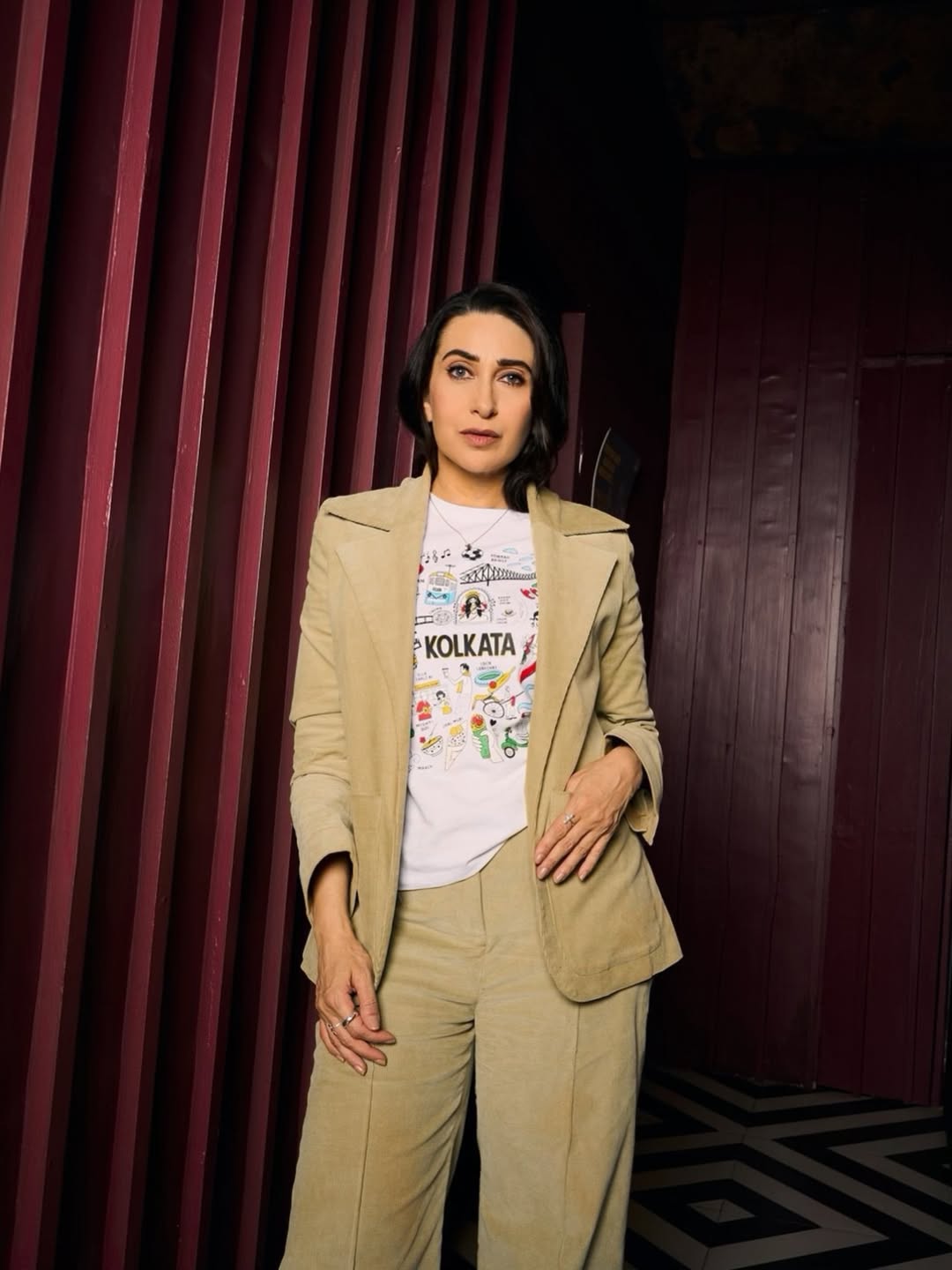 Karisma Kapoor graphic tee outfit