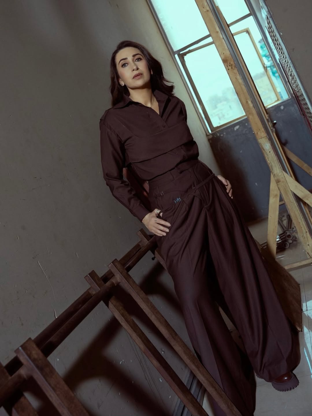 Karisma Kapoor flaunts stylish black look