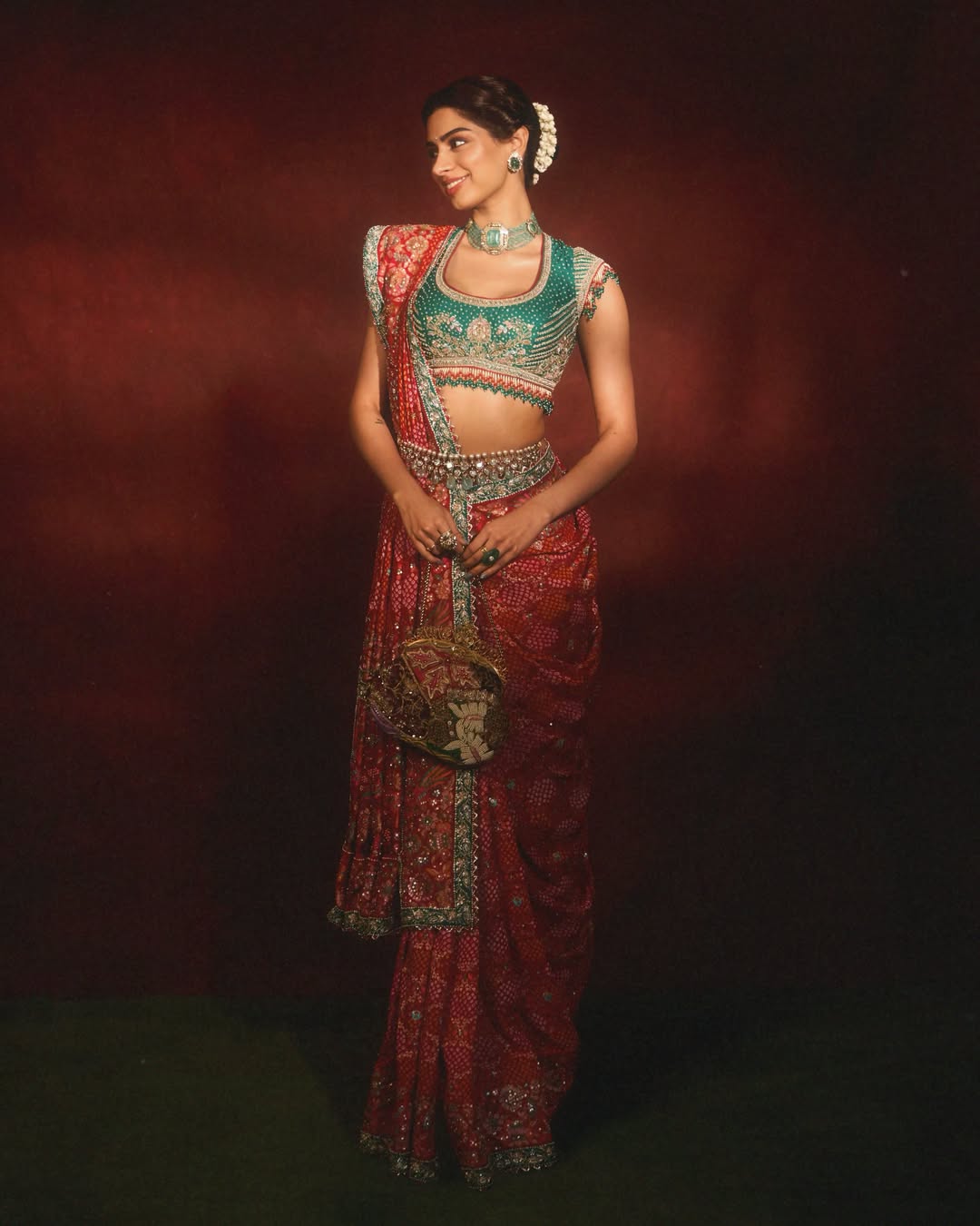 Fans Admire Khushi’s Graceful Transformation