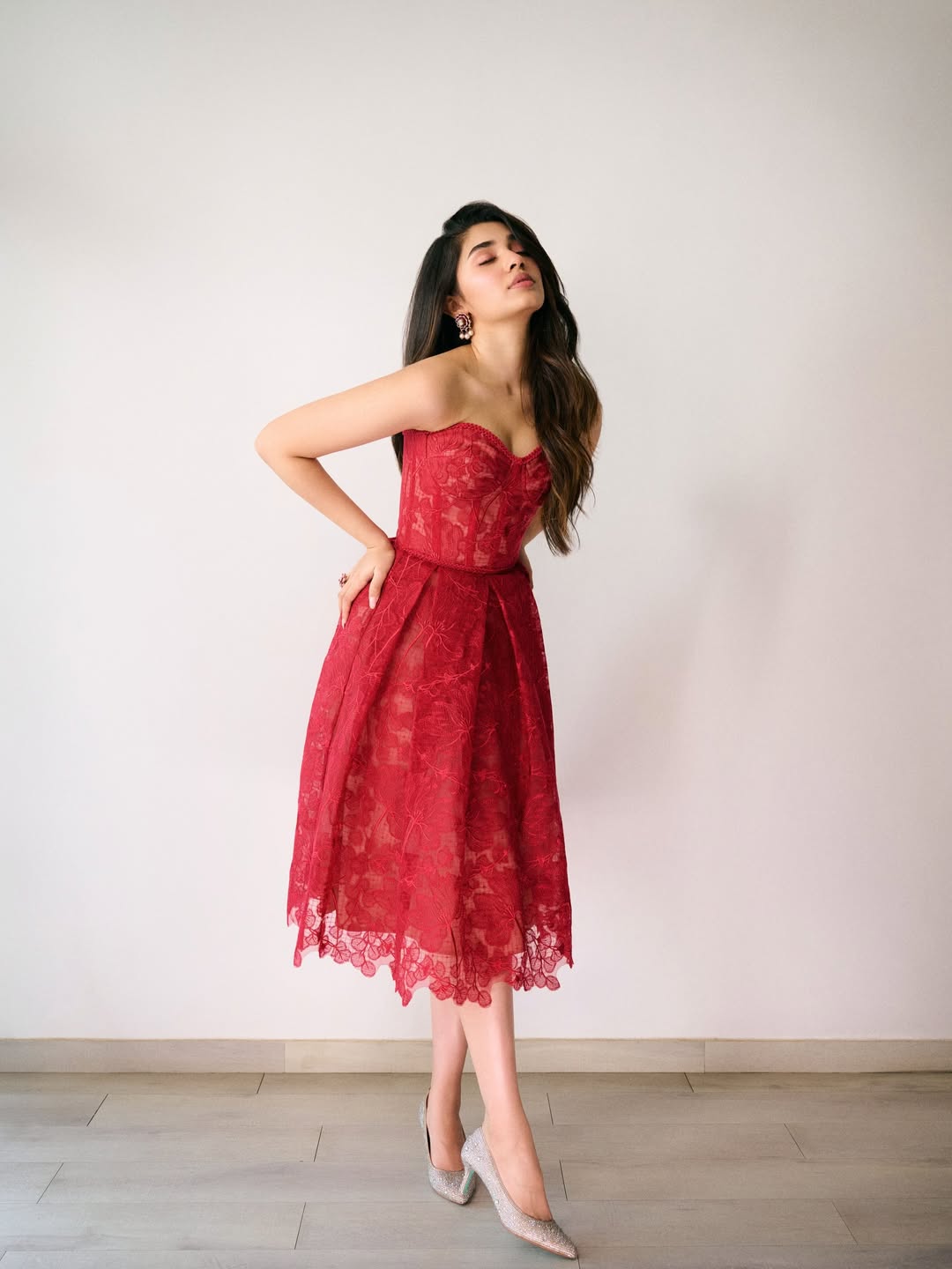 Style Appeal: Where Romance Meets Modern Chic