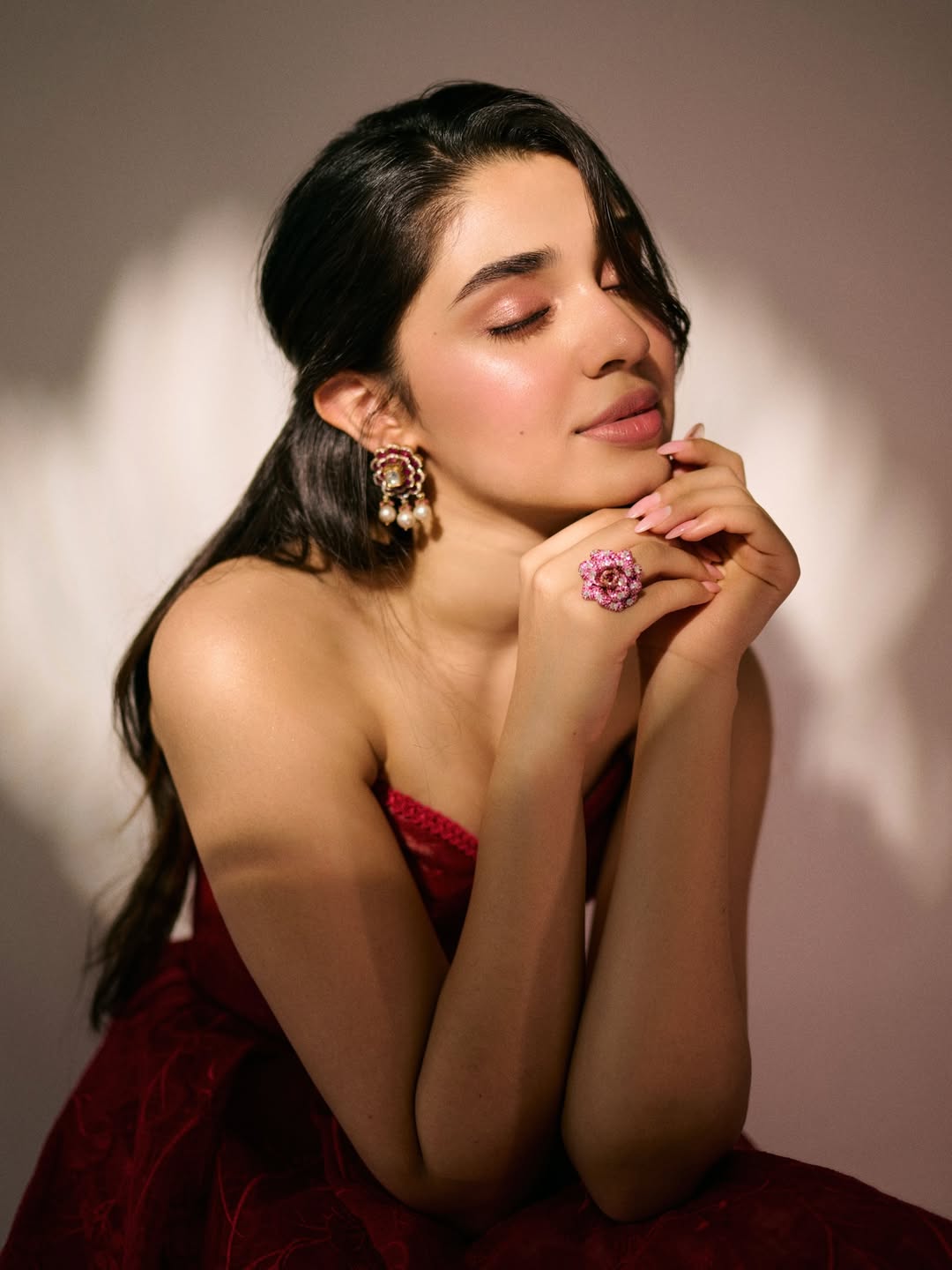 Fan Reactions: Social Media Loves This Look