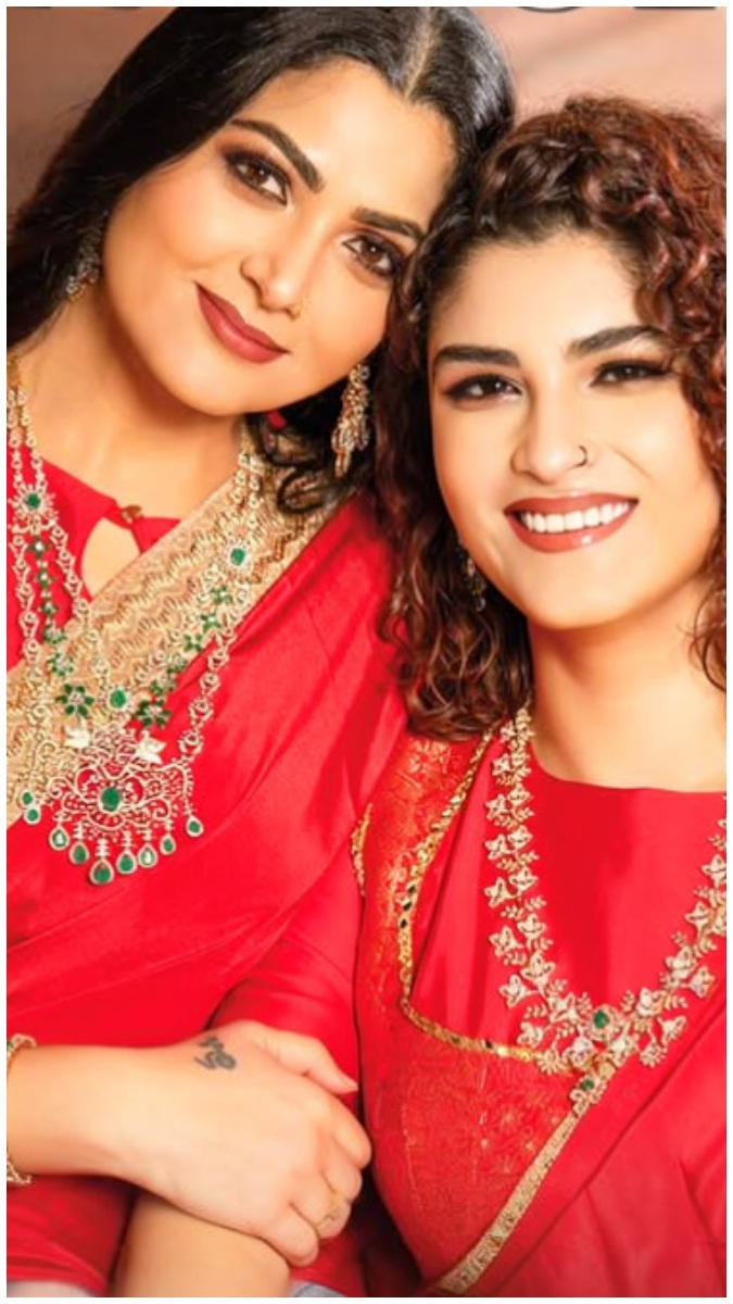 Kushboo Sundar c