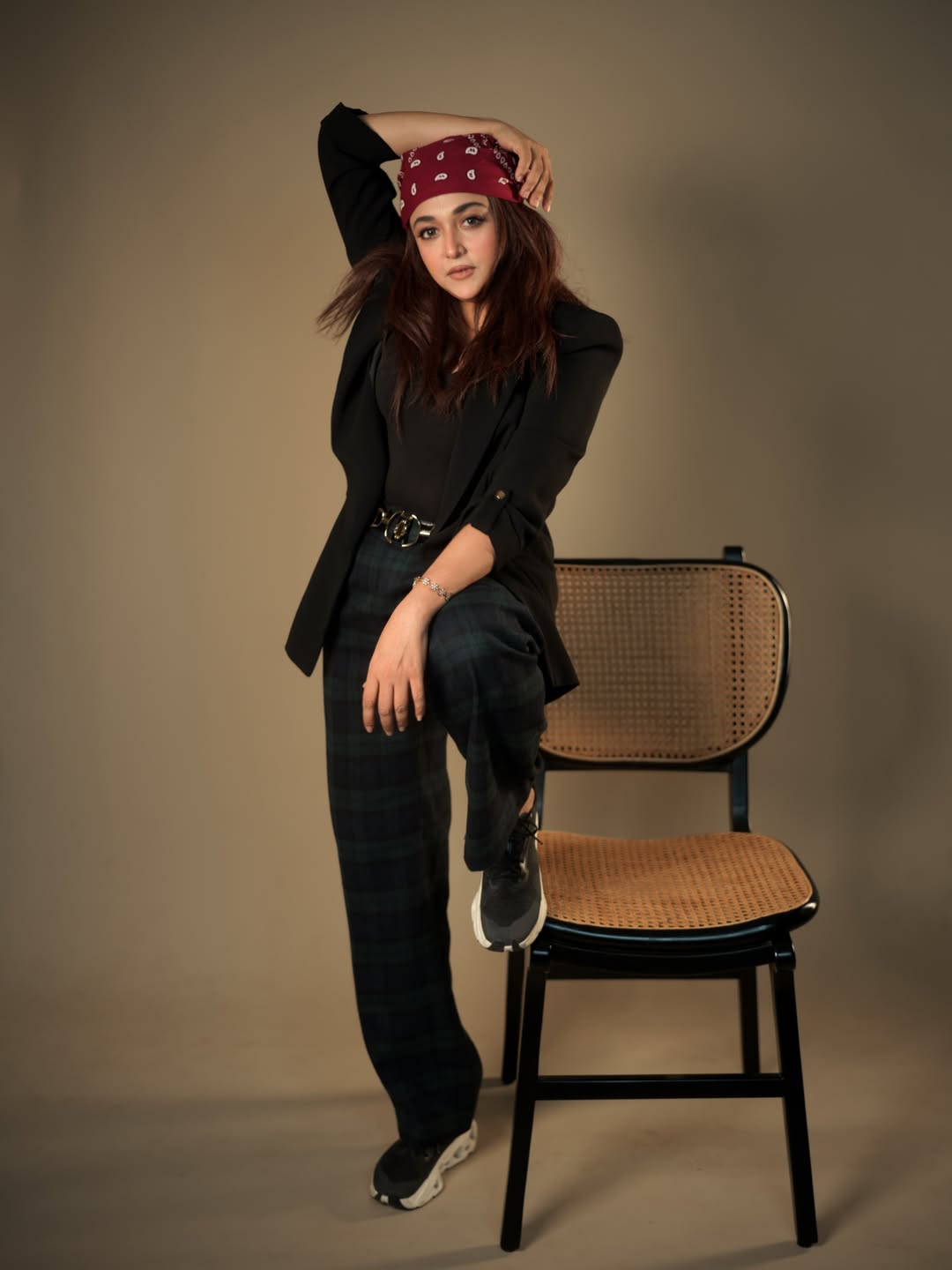 Monali Thakur stylish corporate chic look
